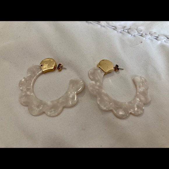 Scalloped Hoop Earrings - Picture 3 of 3